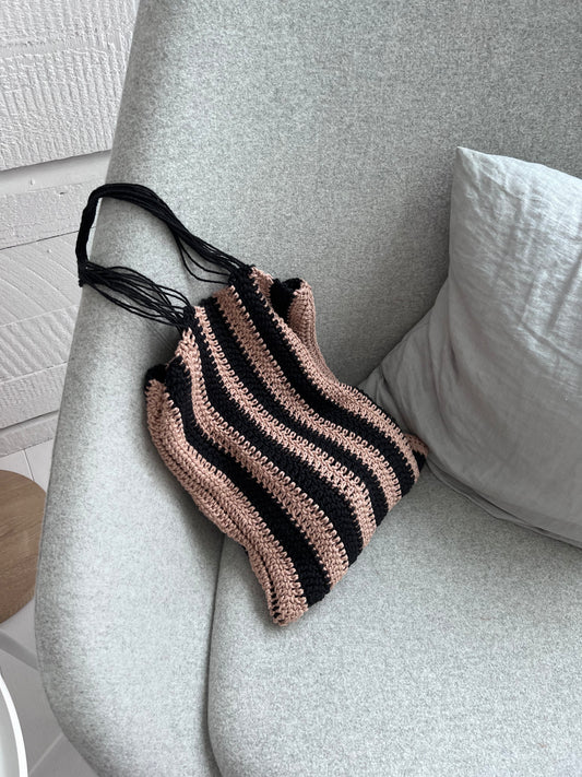 The Striped Bag Pattern