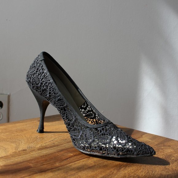 Vintage 60's Cameo Room Black Heels